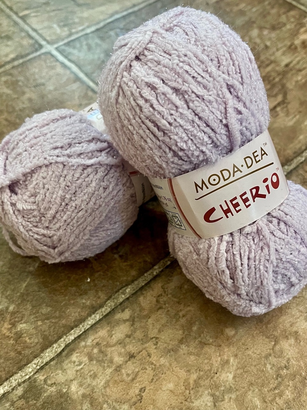 Moda Dea Cheerio Lilac Mist Yarn 2 Skeins NWT Sparkle Boucle